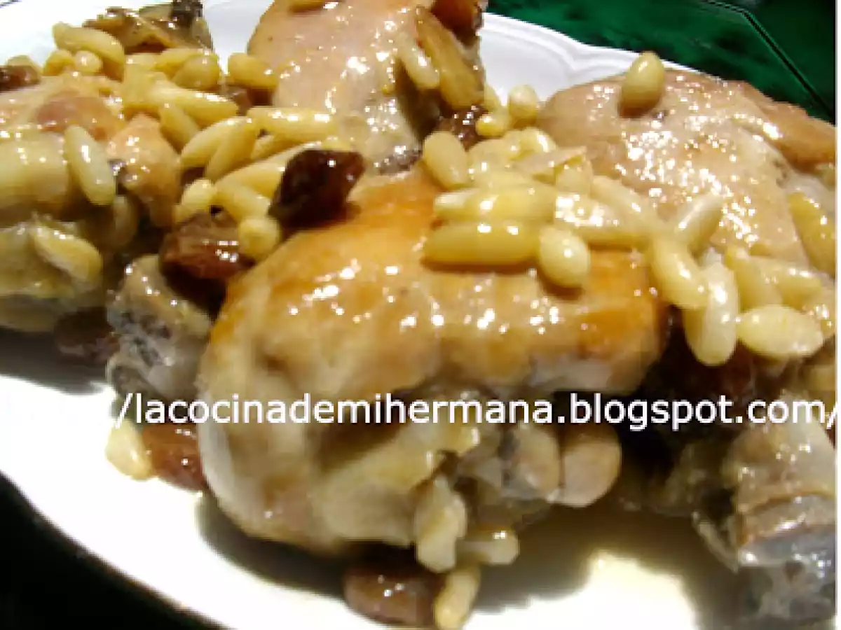 POLLO CON PIÑONES - foto 2