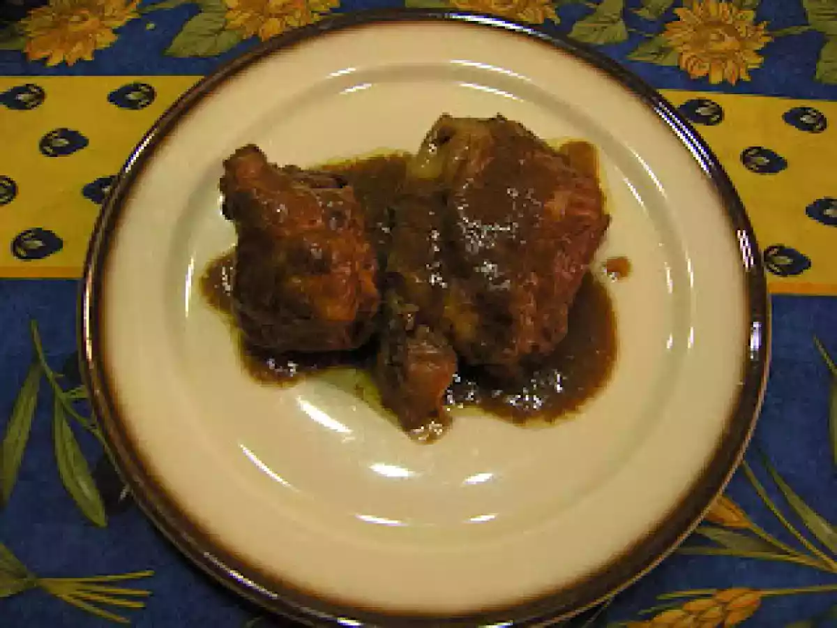 POLLO CON SALSA AL CHOCOLATE