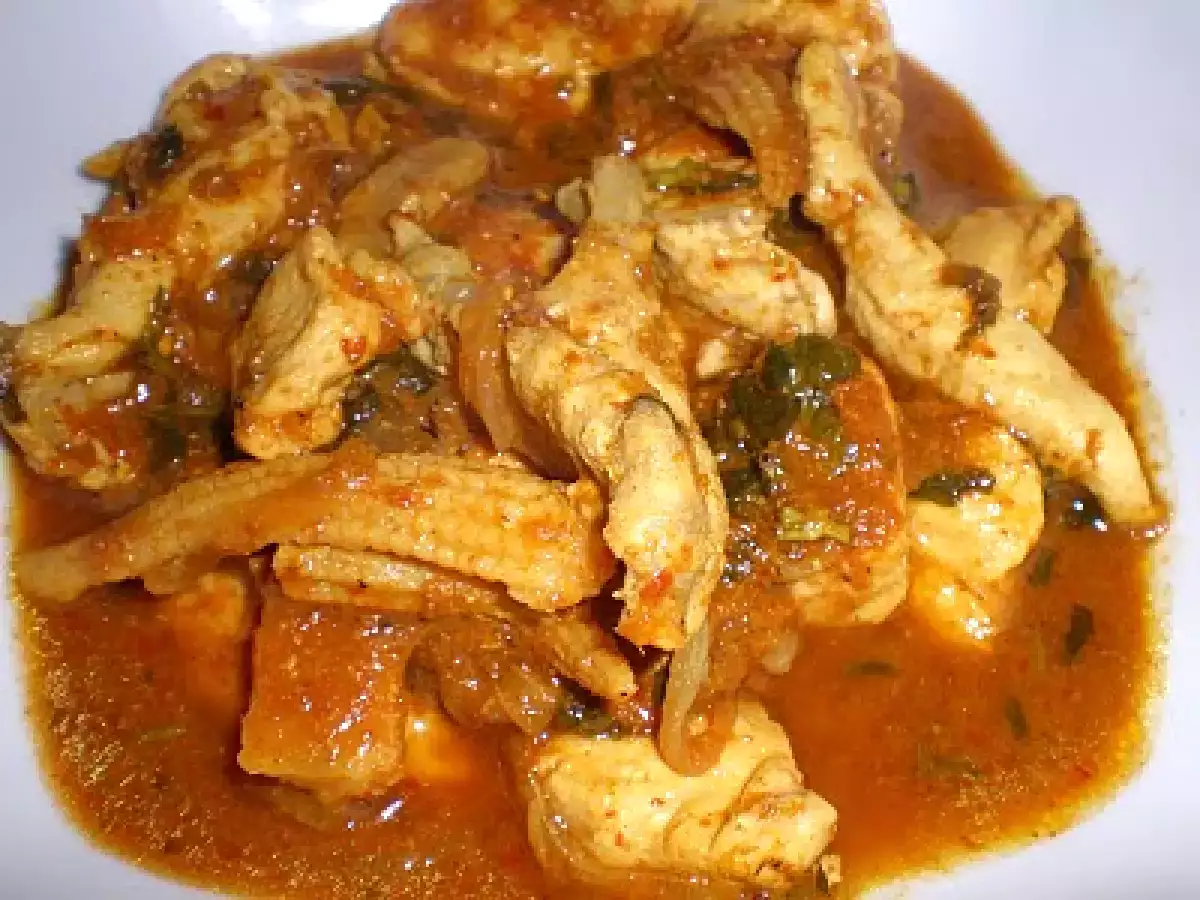 POLLO CON SALSA DE CURRY AMARILLO