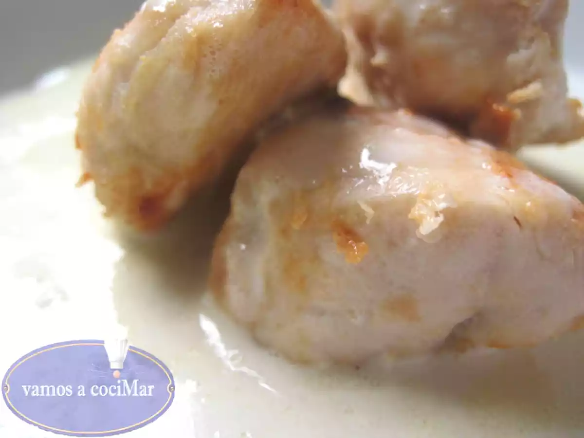 Pollo con salsa roquefort flambeada