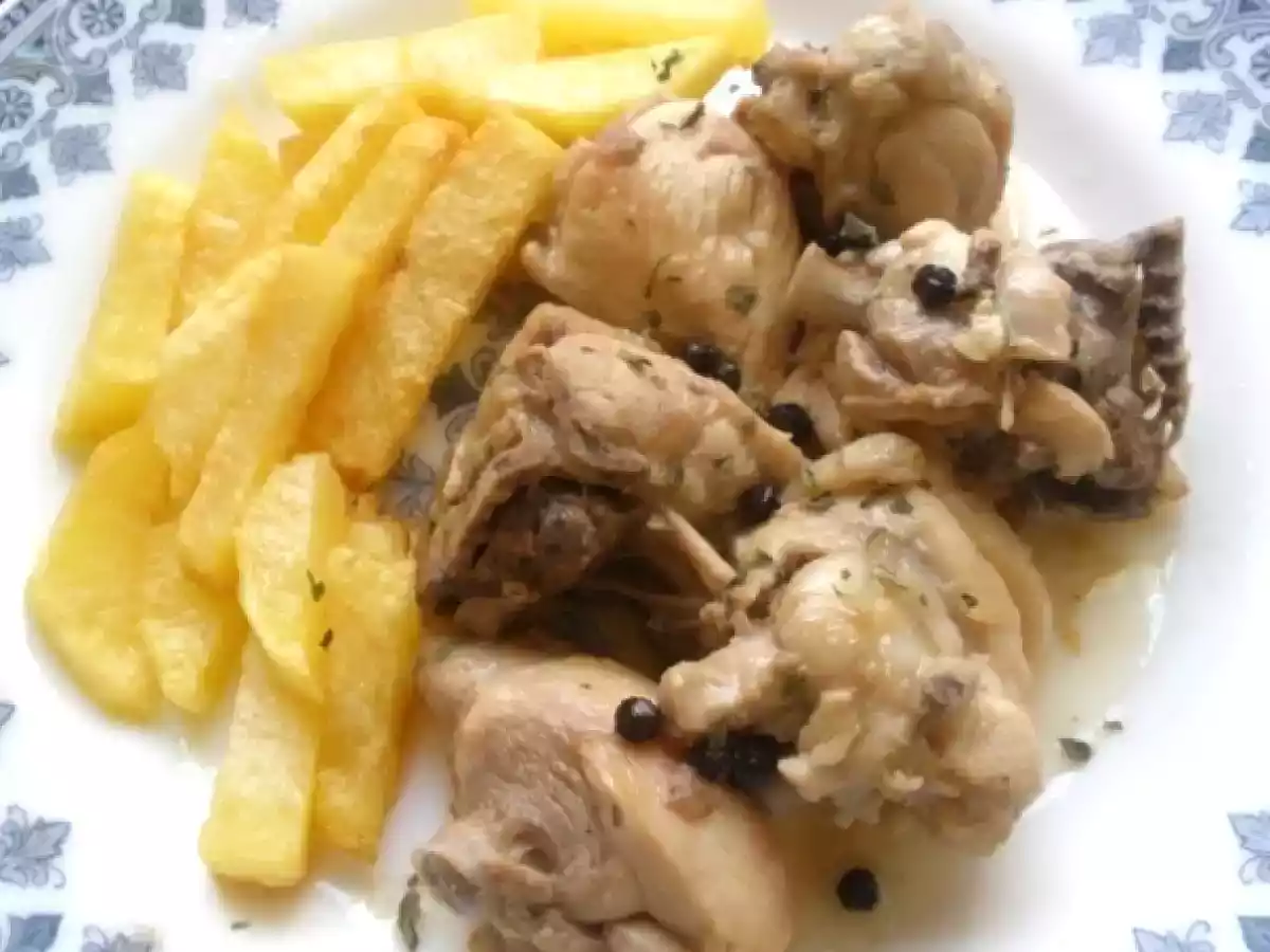 POLLO EN ESCABECHE CON PATATAS FRITAS