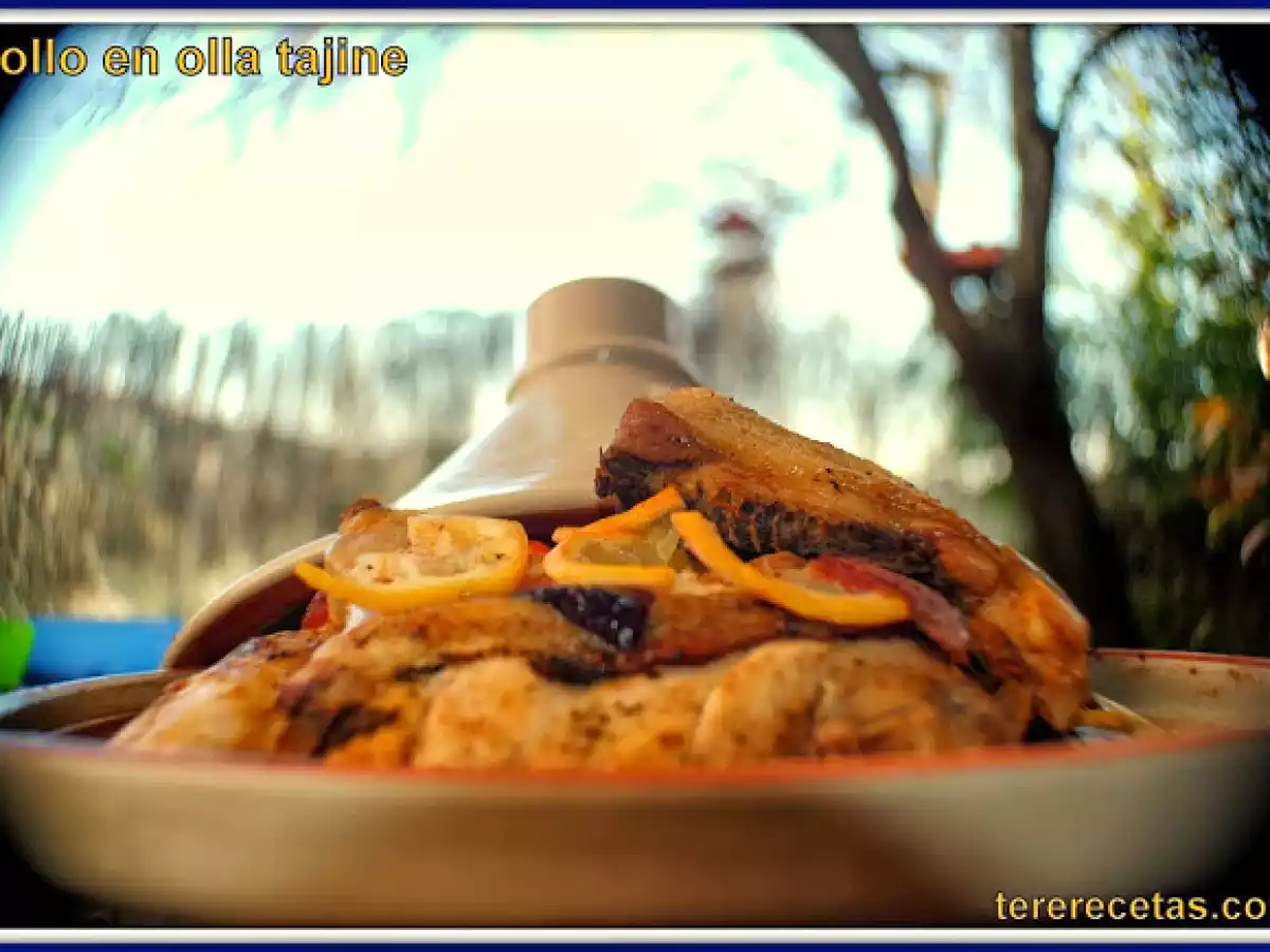 Pollo en olla tajine.
