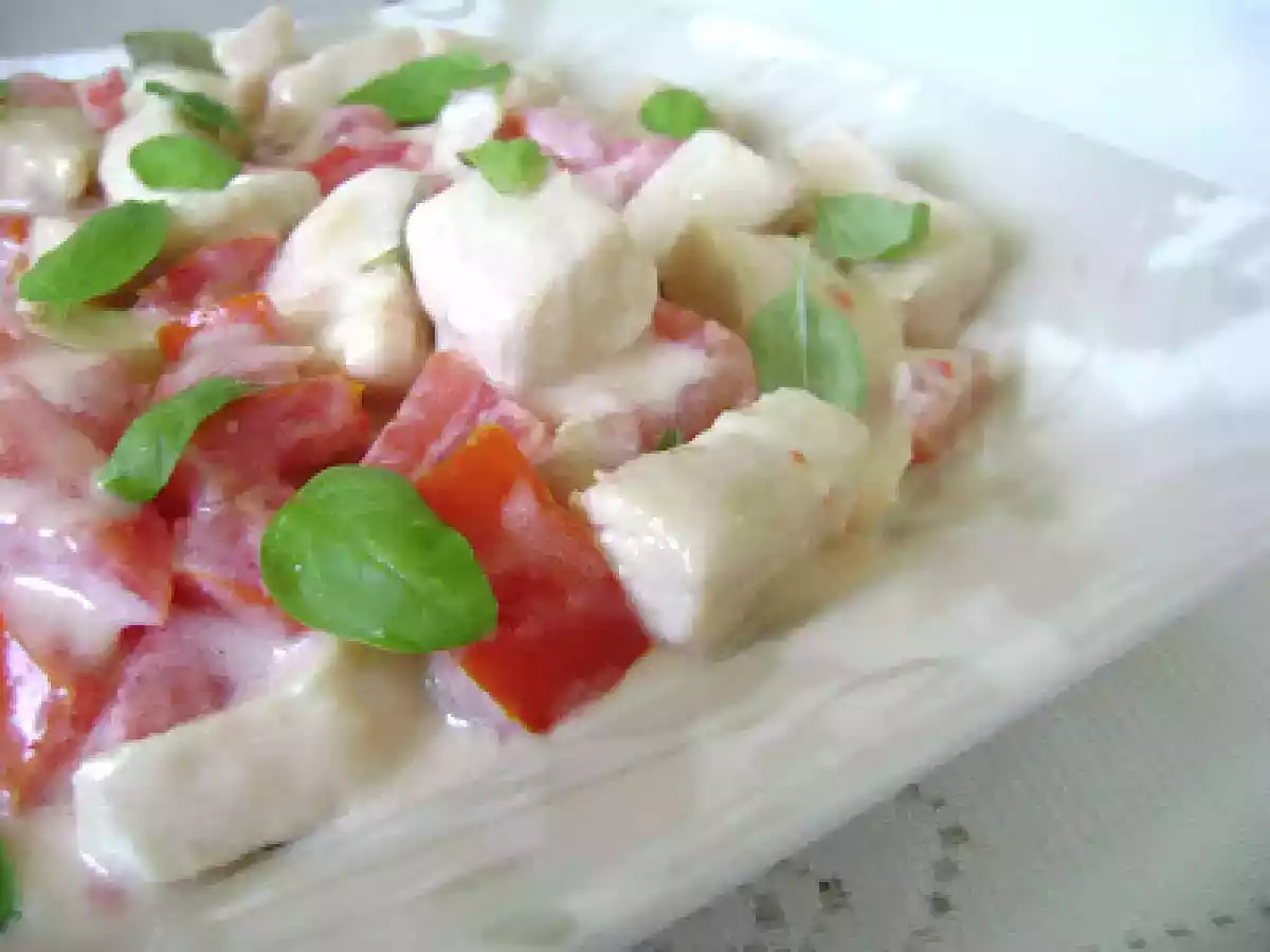 POLLO EN SALSA DE COCO CON TOMATE Y ALBAHACA