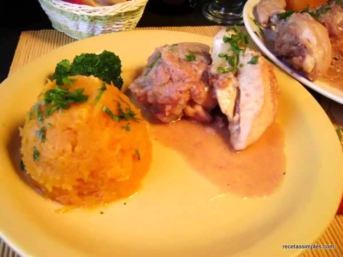 Pollo en salsa leber