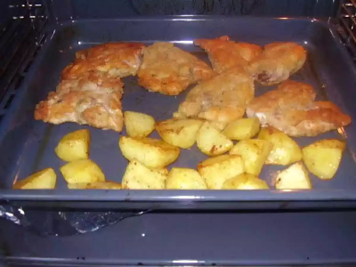Pollo frito en sartén y horno