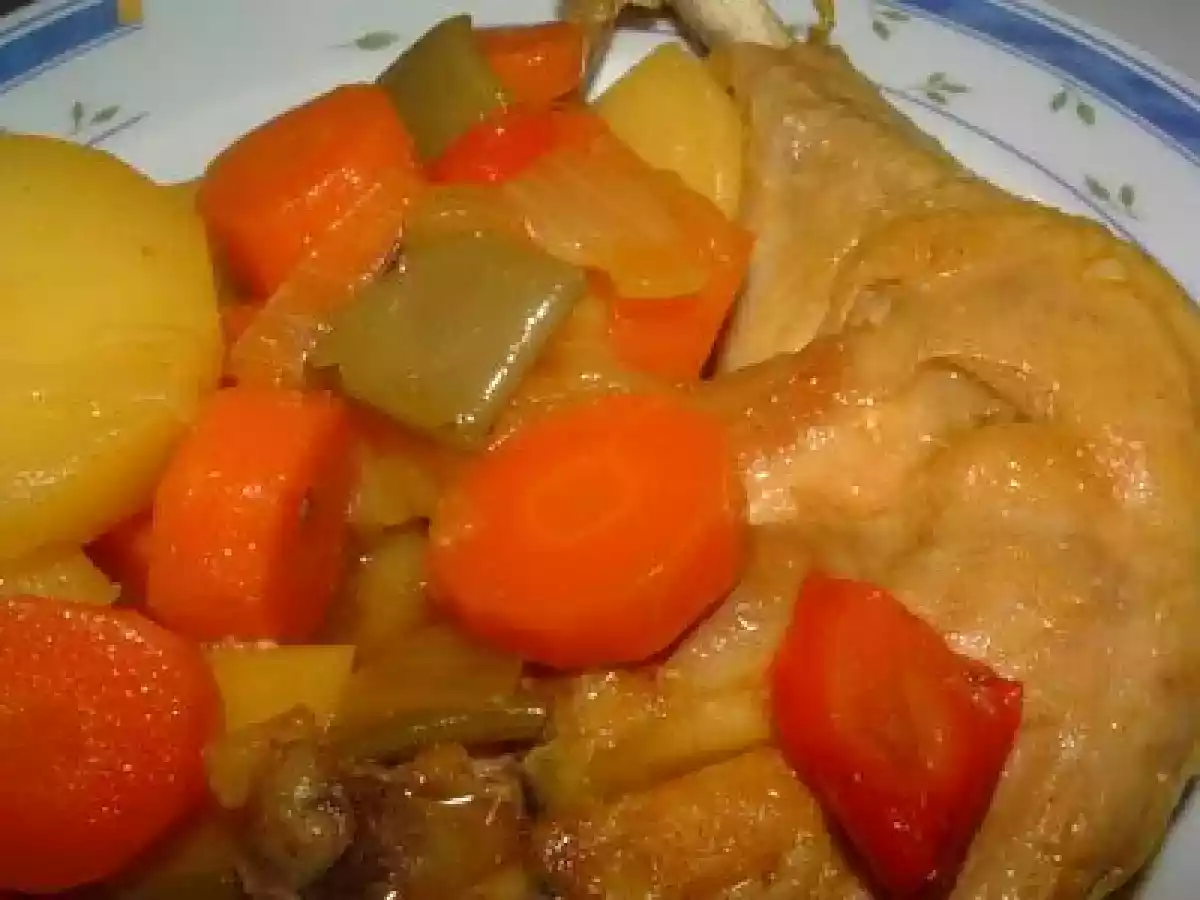 POLLO GUISADO CON VERDURAS