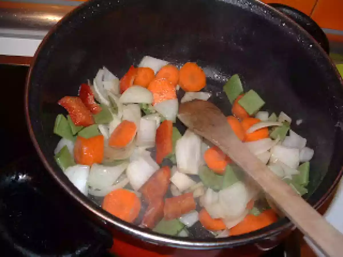 POLLO GUISADO CON VERDURAS - foto 4