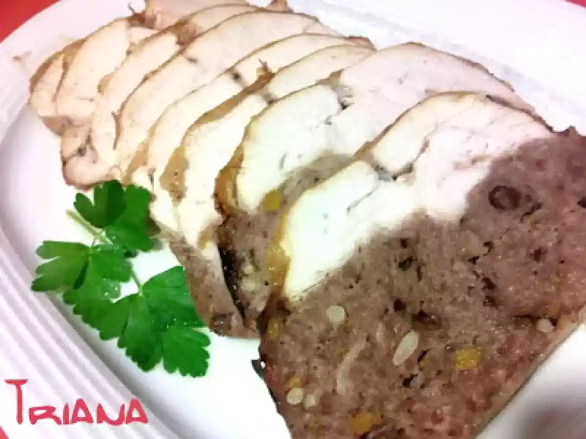 Pollo relleno con bacon y pasas. - foto 2