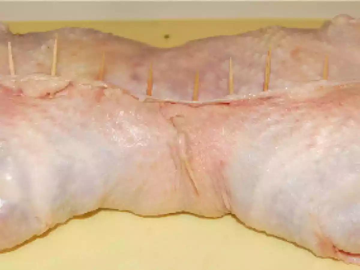 Pollo relleno de jamón dulce y queso con salsa de cerezas - foto 2