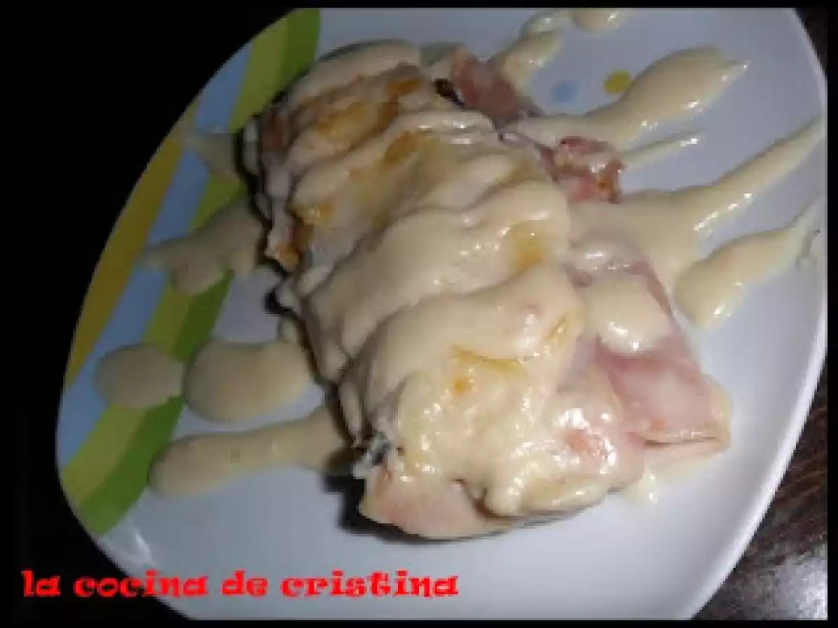 POLLO RELLENO EN BECHAMEL