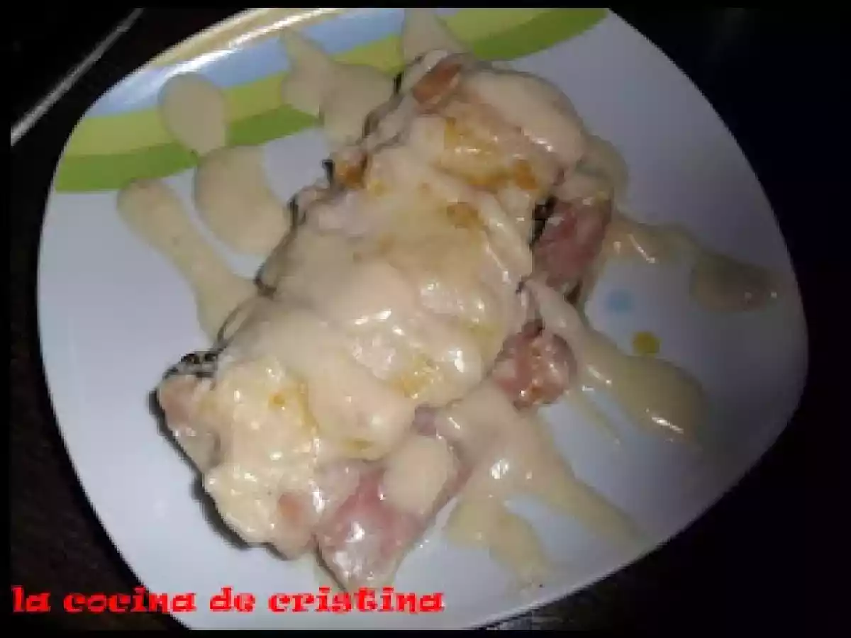 POLLO RELLENO EN BECHAMEL - foto 2