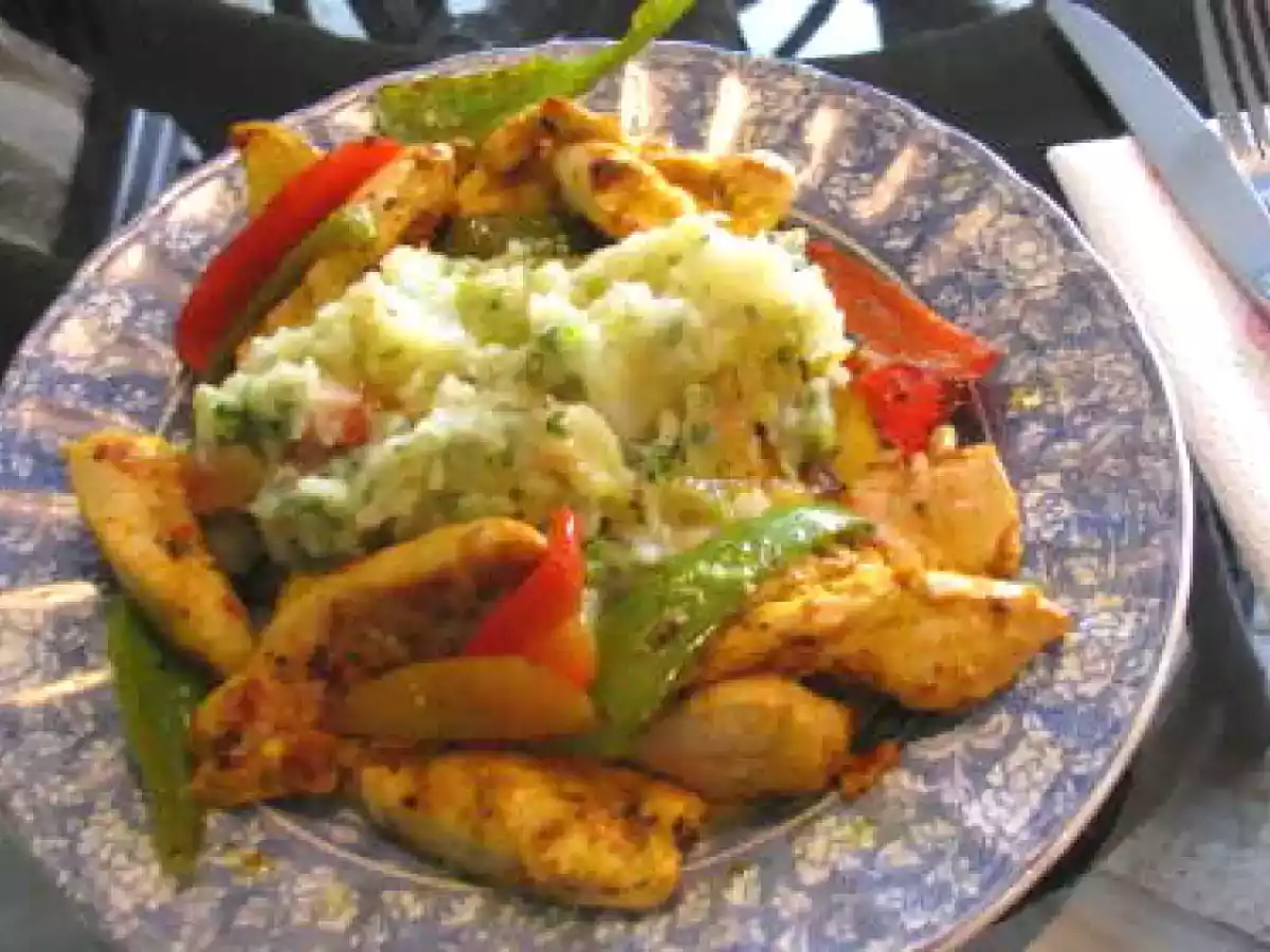 Pollo salteado al pimentón