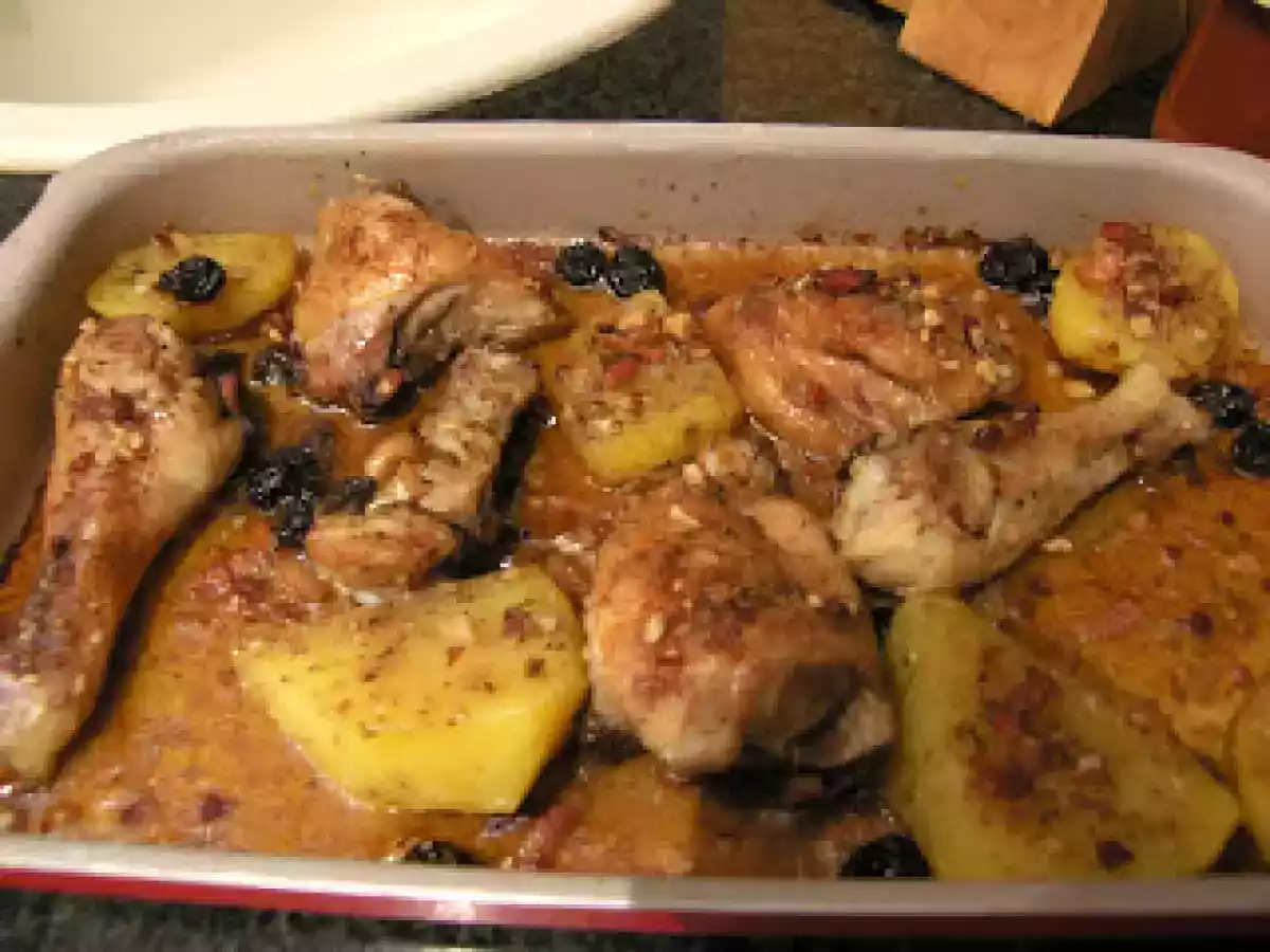 POLLO Y PATATAS AL HORNO CON ARIOSTO, PASAS Y COÑAC