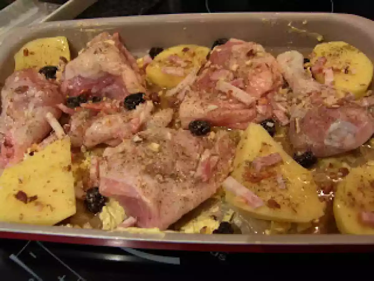 POLLO Y PATATAS AL HORNO CON ARIOSTO, PASAS Y COÑAC - foto 2