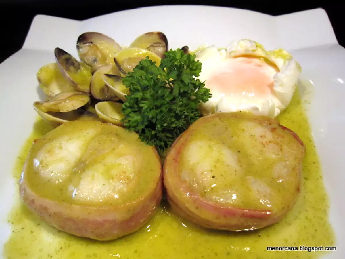 Popietas de rape con almejas y huevo en salsa verde