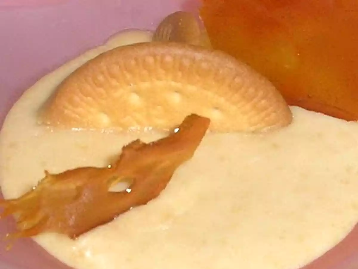 Postre de galletas con crujiente de caramelo.