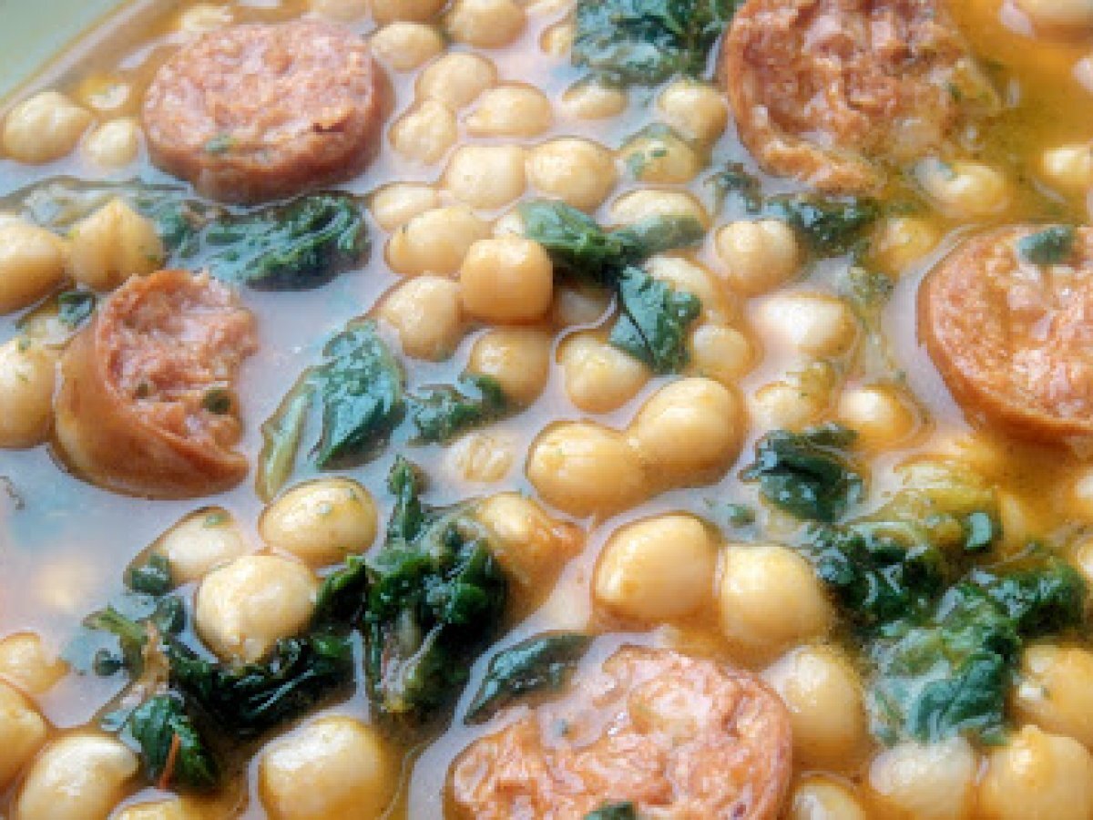 Receta de potaje de garbanzos, acelgas y chorizo