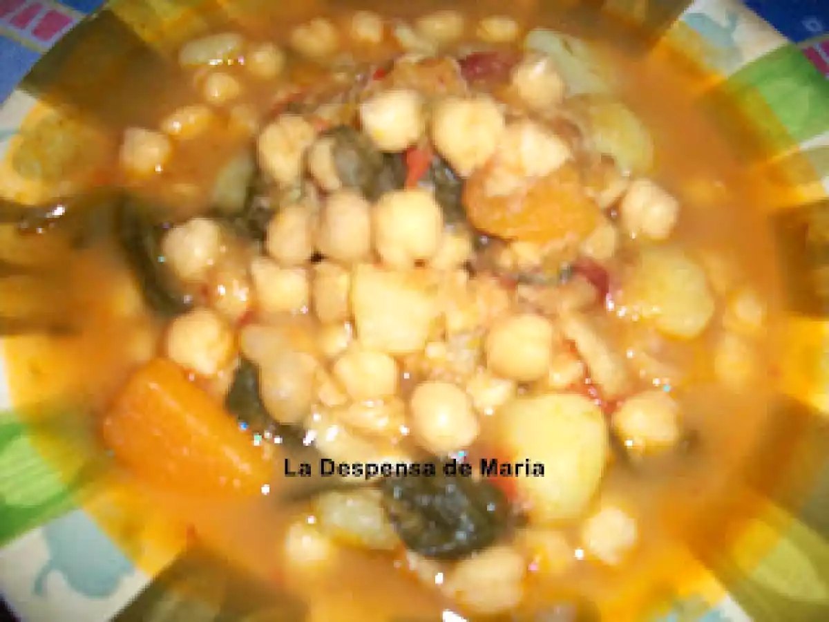 POTAJE DE GARBANZOS CON BACALAO