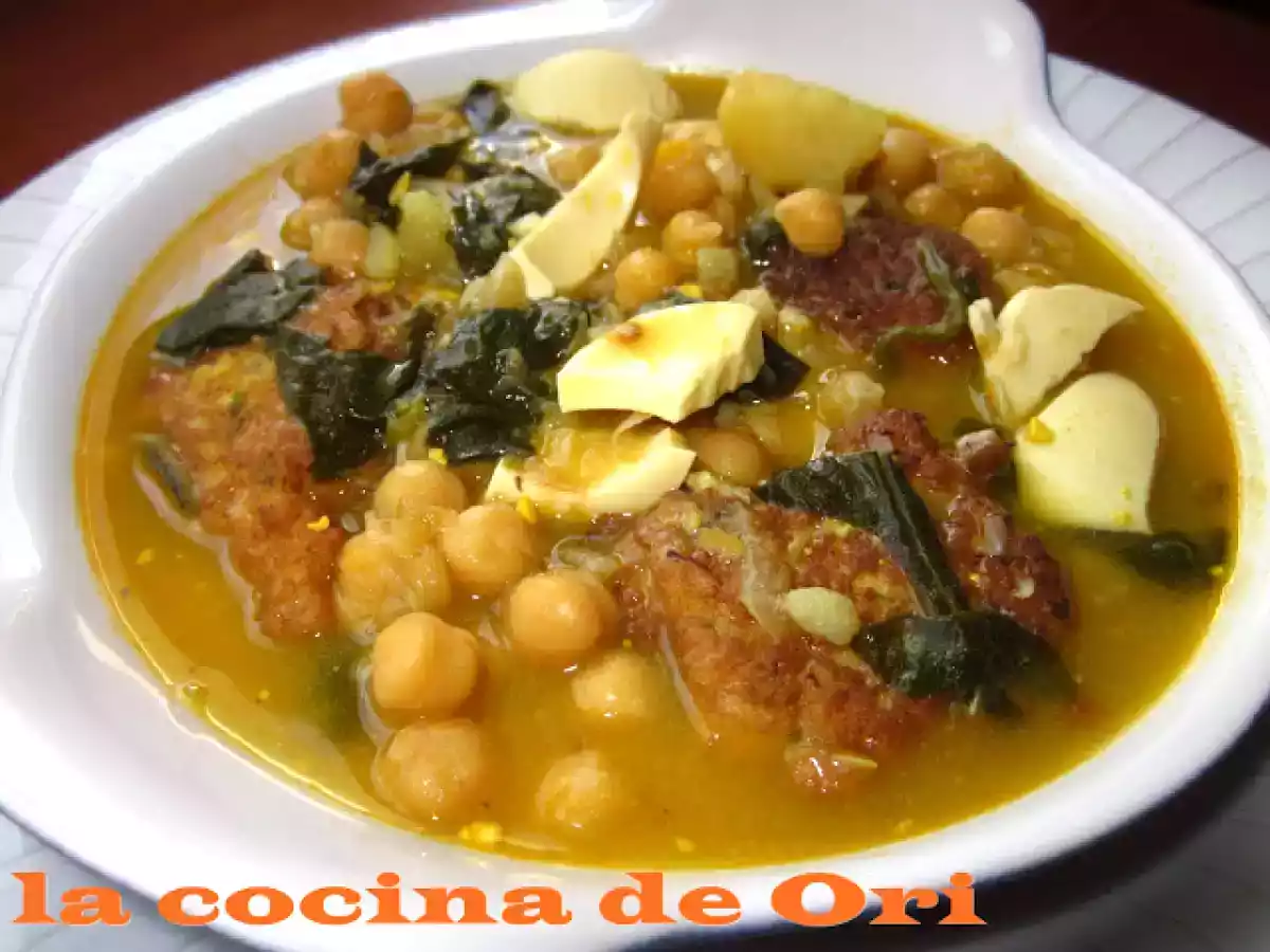 Potaje de garbanzos con panecetes