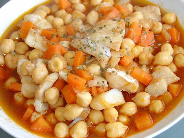 Potaje de garbanzos y bacalao