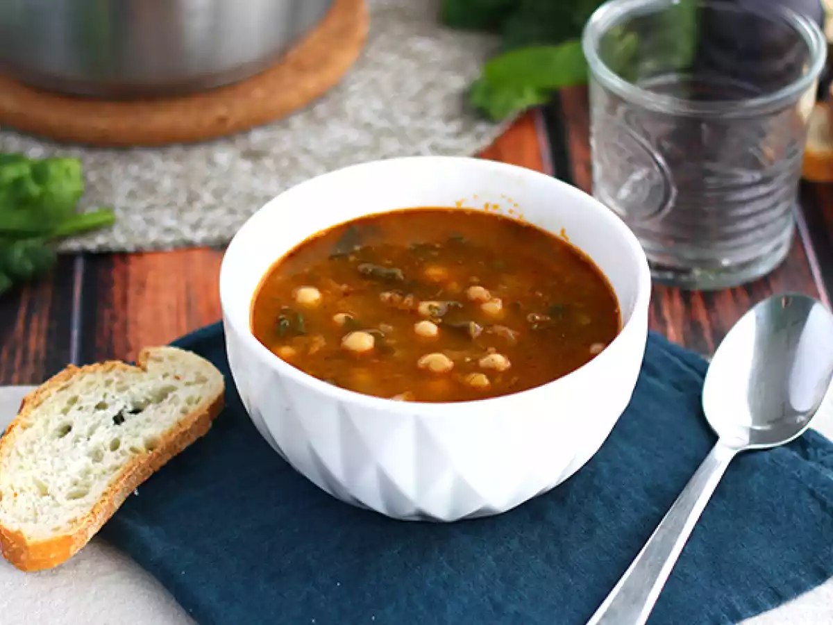 Potaje de garbanzos y espinacas (potaje de vigilia)