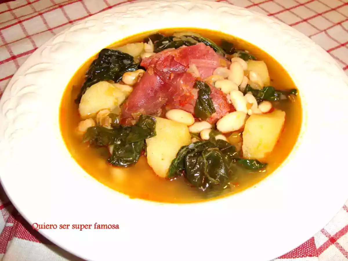 Potaje de judías, patatas y espinacas con choscu