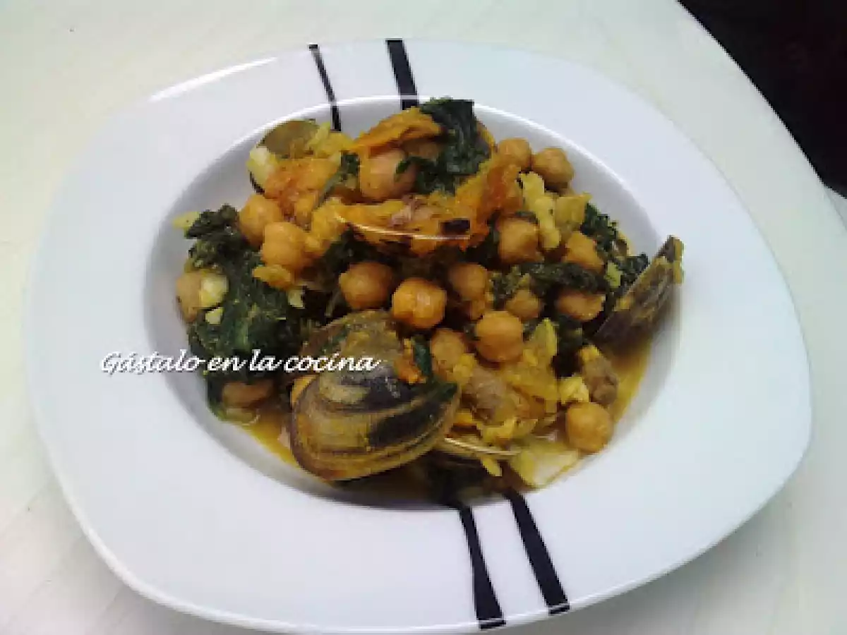 POTAJE DE VIGILIA CON ALMEJAS