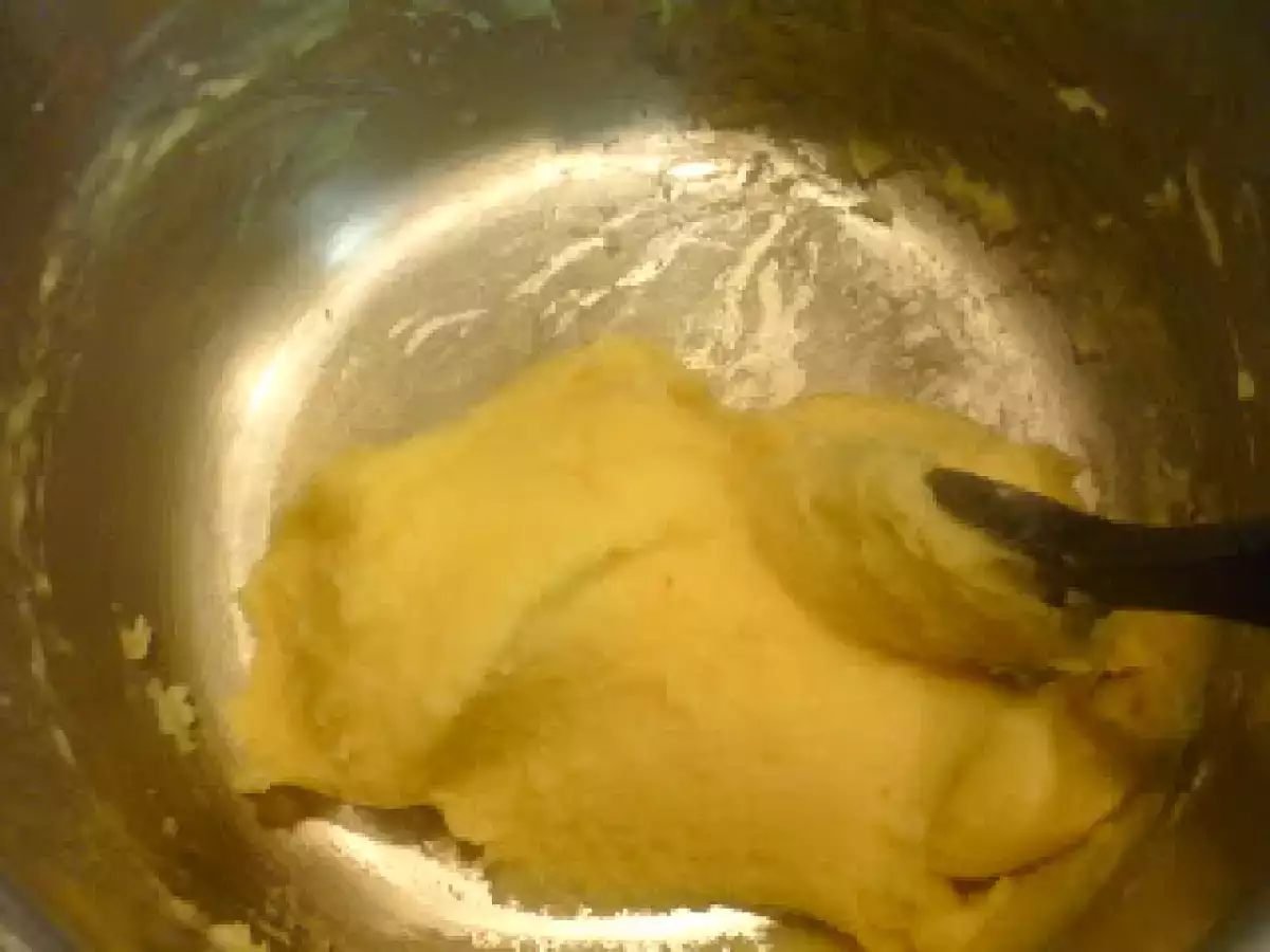 PROFITEROLES RELLENOS DE NATA CON SALSA DE CHOCOLATE CALIENTE - foto 4