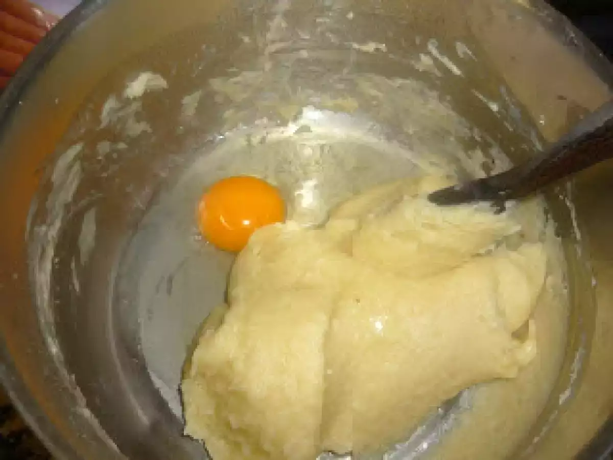 PROFITEROLES RELLENOS DE NATA CON SALSA DE CHOCOLATE CALIENTE - foto 5