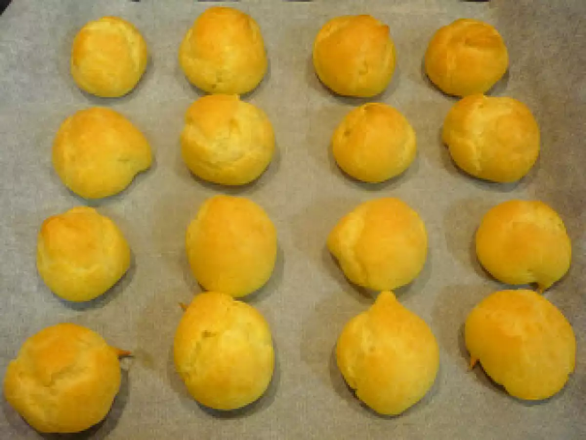 PROFITEROLES RELLENOS DE NATA CON SALSA DE CHOCOLATE CALIENTE - foto 8