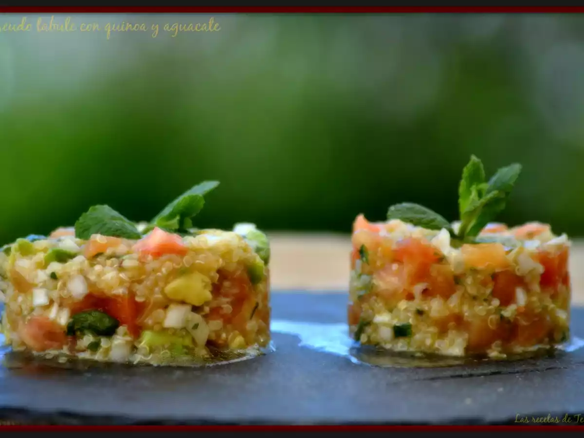 Pseudo tabule con quinoa y aguacate