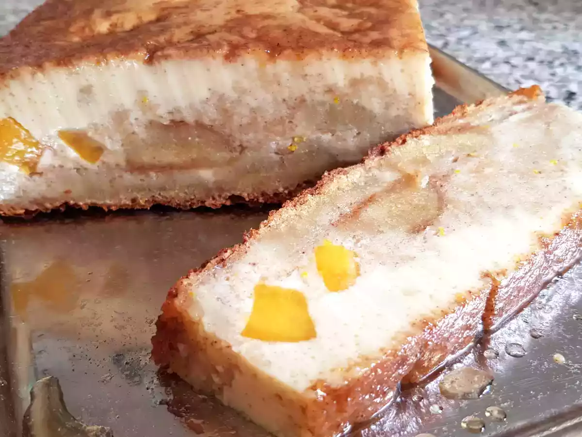 Pudin de bizcocho y melocotón