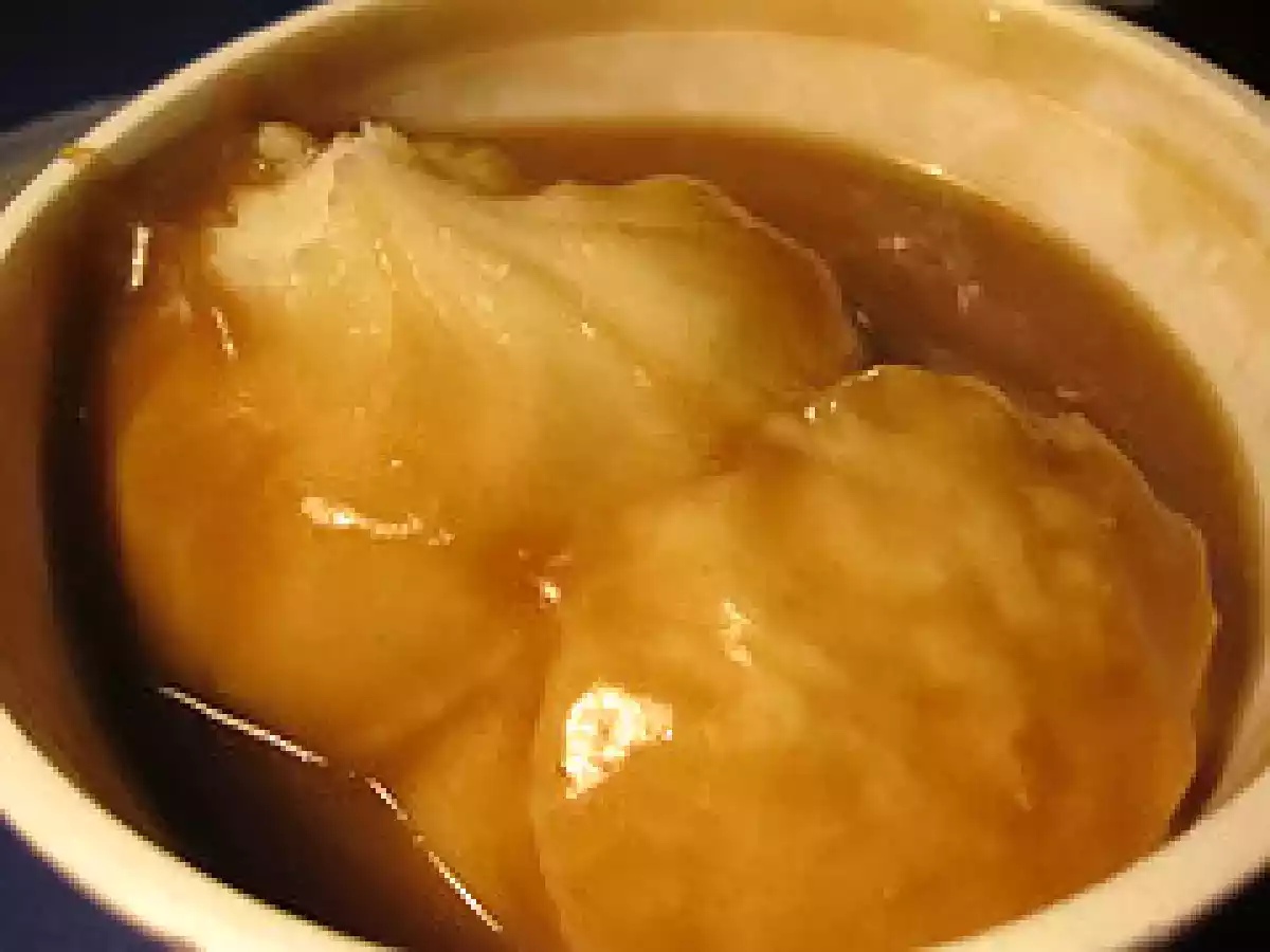 Puré de papa criolla con salsa de maní picante