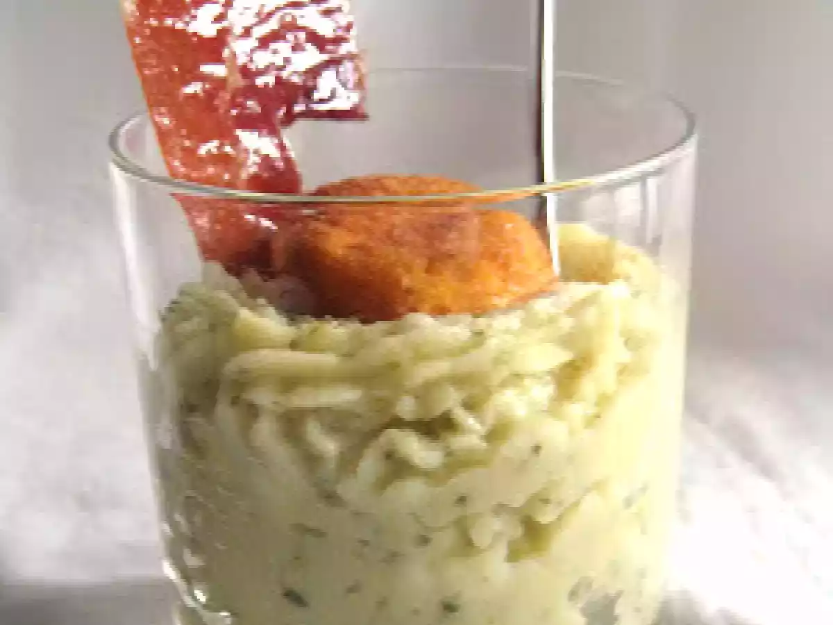 Puré de patatas con ali-oli, crujiente de jamón y croqueta de yema
