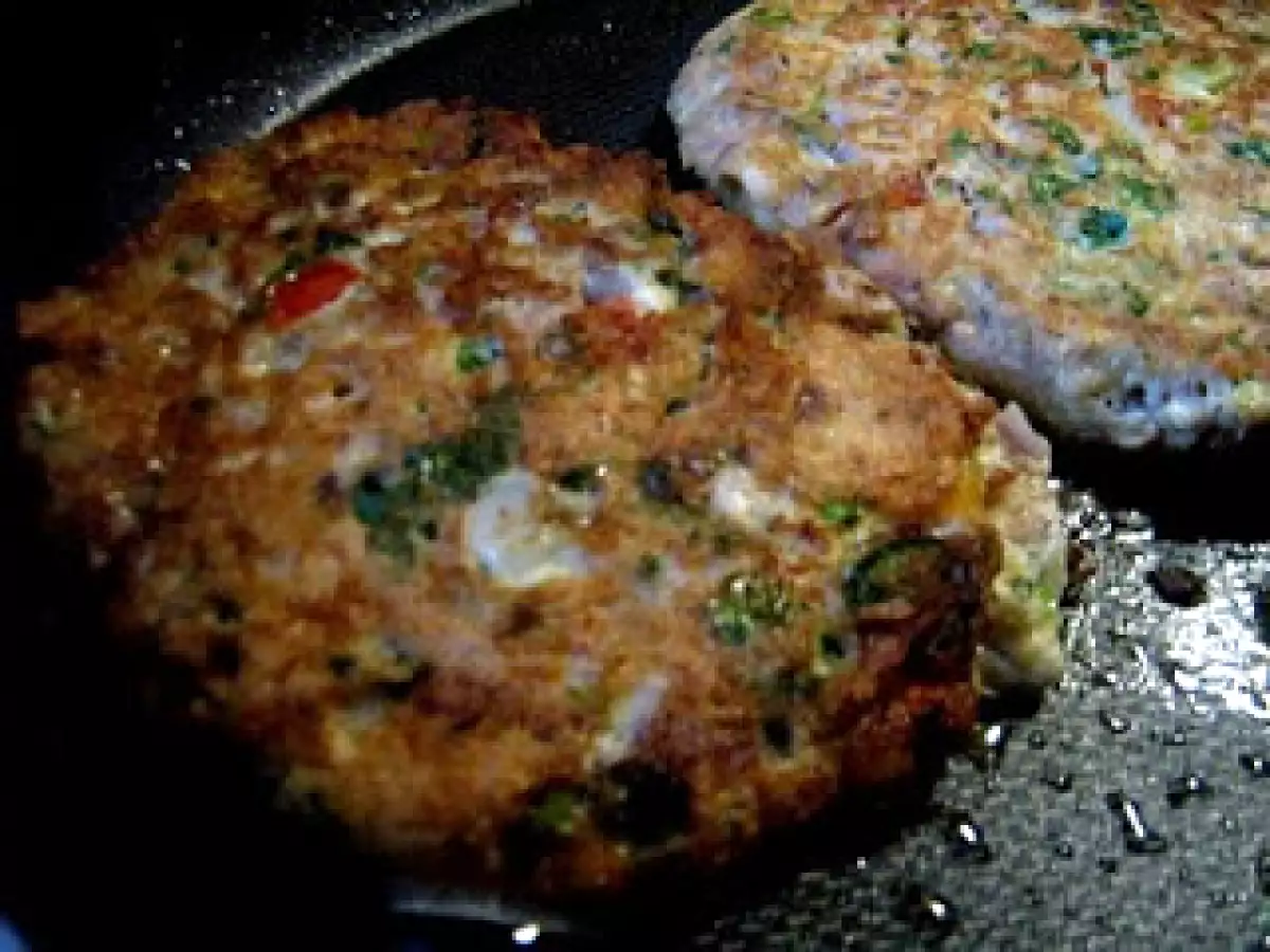 ¿QUÉ COCINAR CON ATÚN ENLATADO? TORTA DE ATÚN (imitación de mariscos) - foto 6