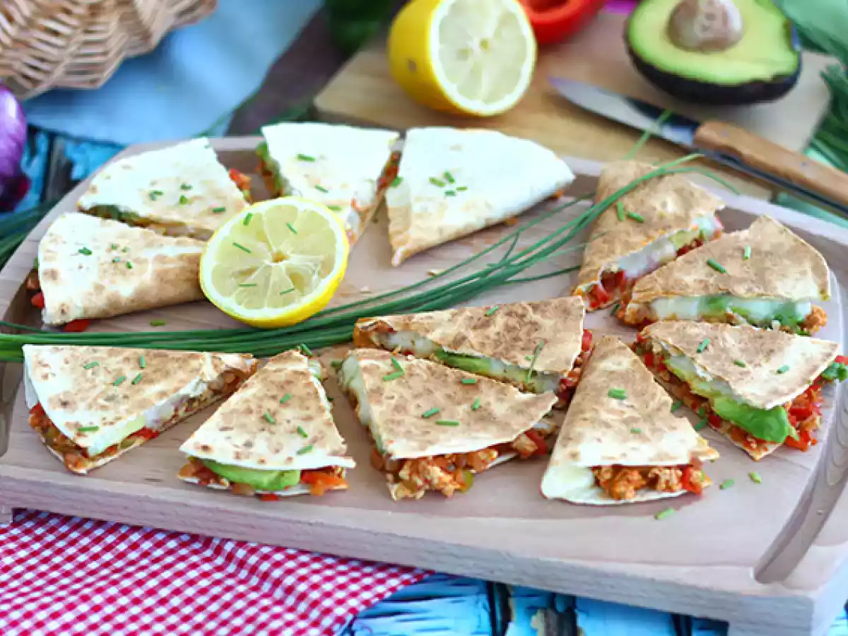Quesadillas con pollo y aguacate