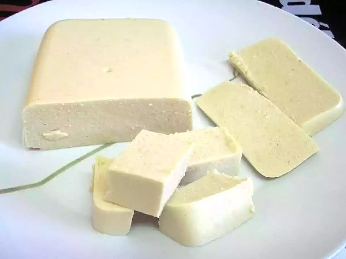 Queso azul suave casero . La versión al corte .