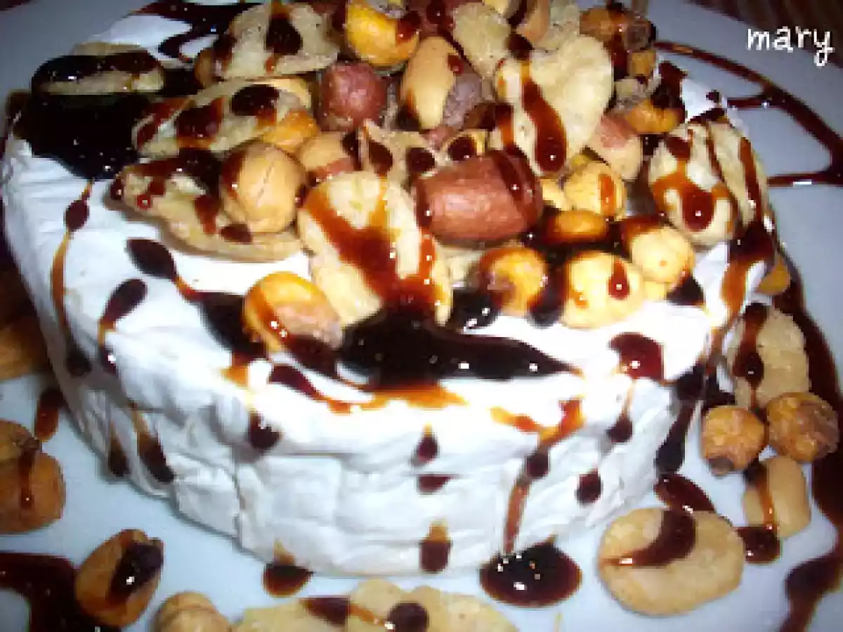 Queso camembert con caramelo y frutos secos - foto 2