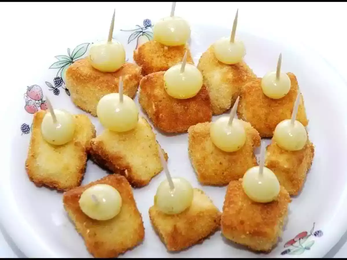 Queso camembert empanado con uvas - foto 2