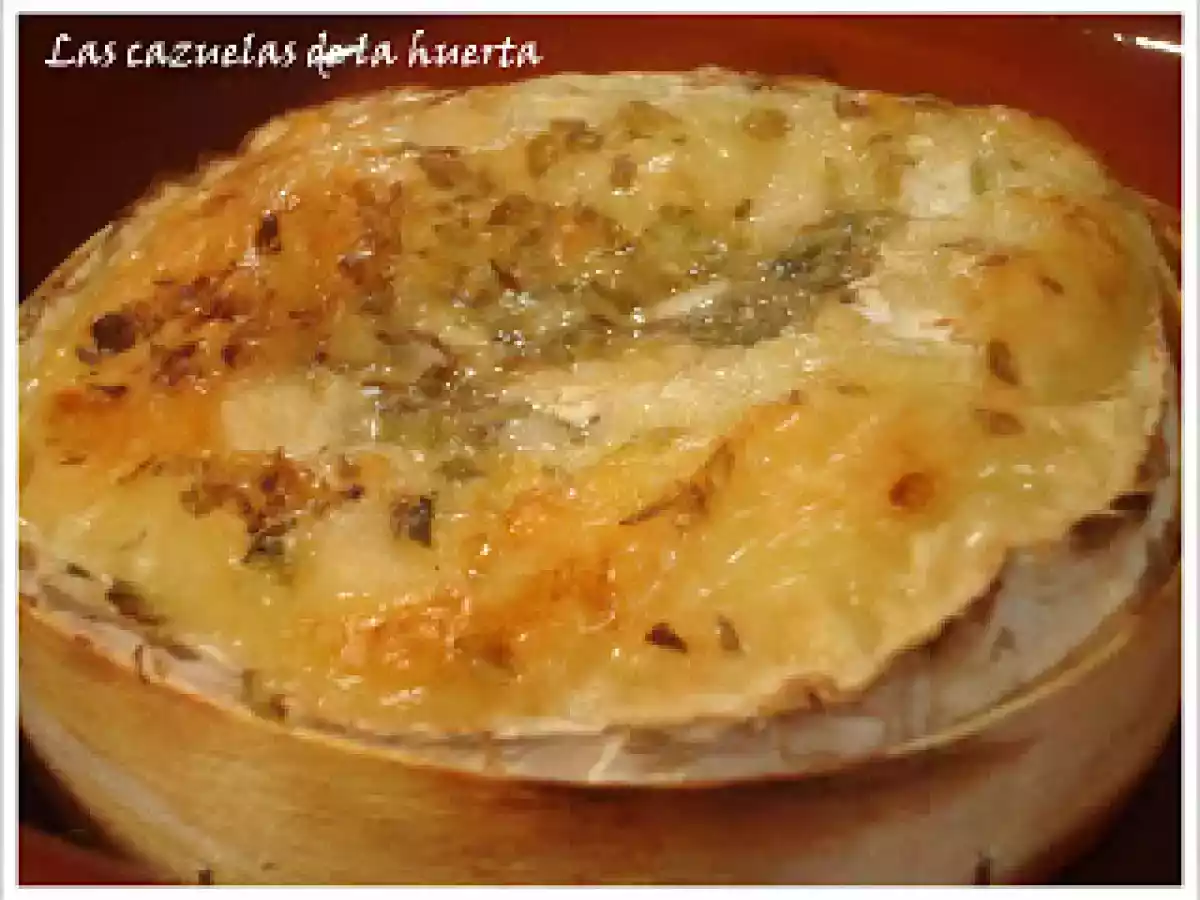 Queso camembert gratinado al vino blanco