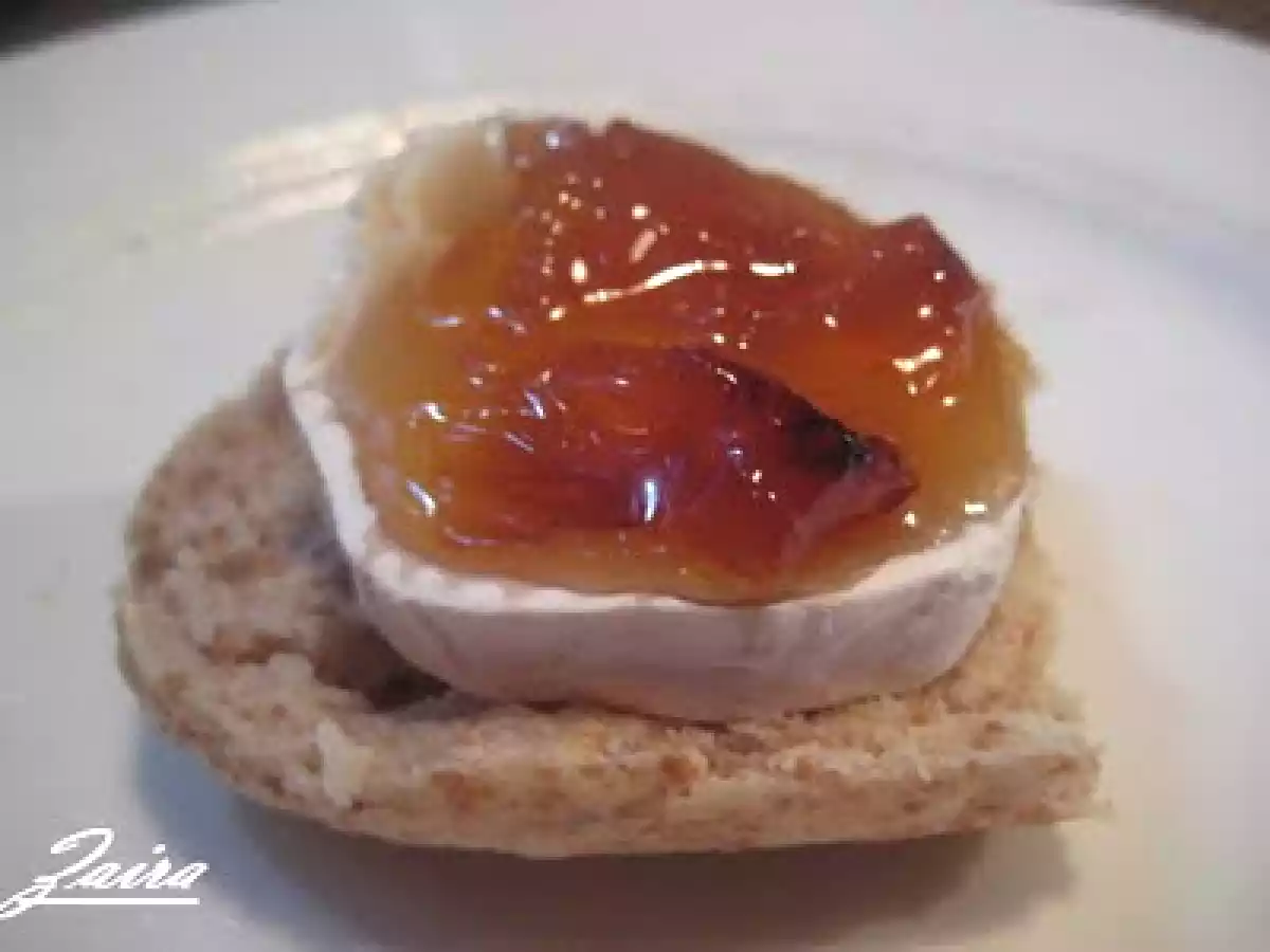 Queso de cabra con mermelada de cebolla
