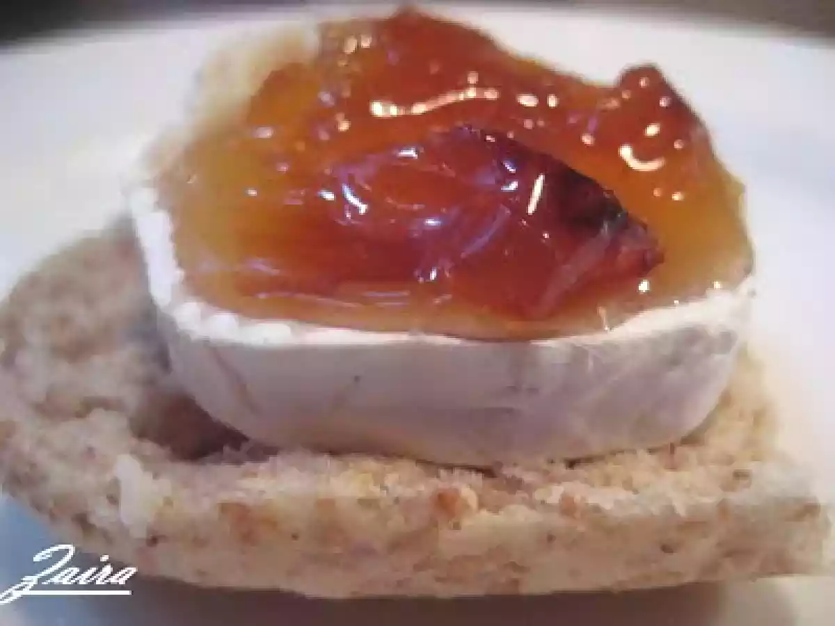Queso de cabra con mermelada de cebolla - foto 2