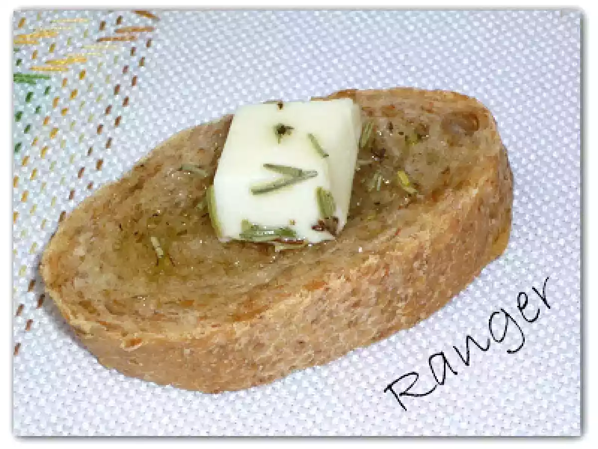 Queso en aceite con hierbas - foto 3