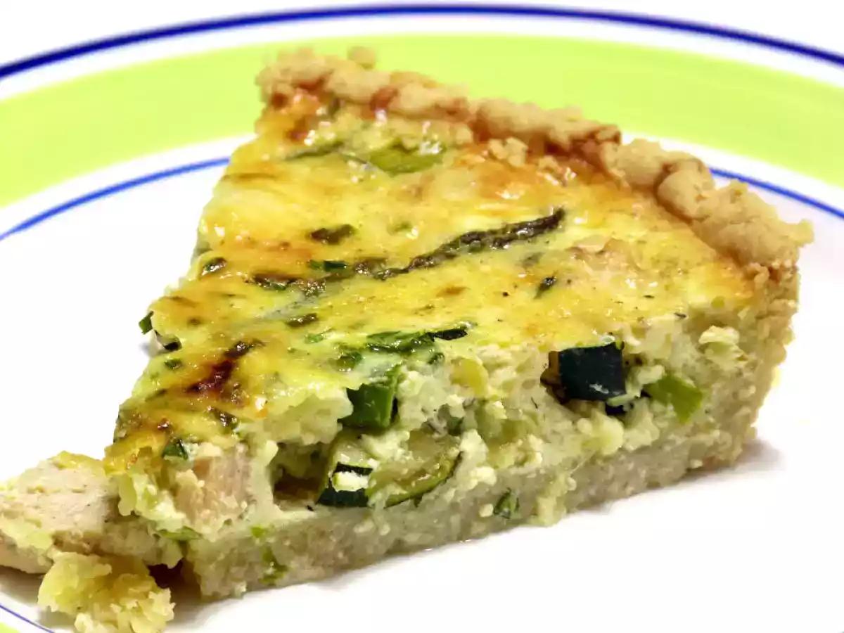 Quiche de calabacín, espárragos y pollo - foto 2