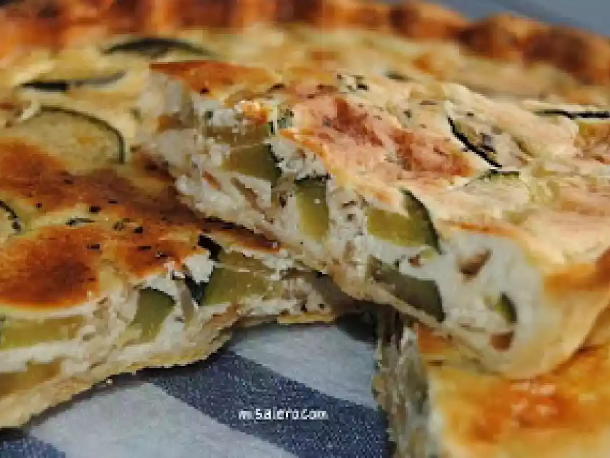 Quiche de calabacines, queso y cebolla - foto 2