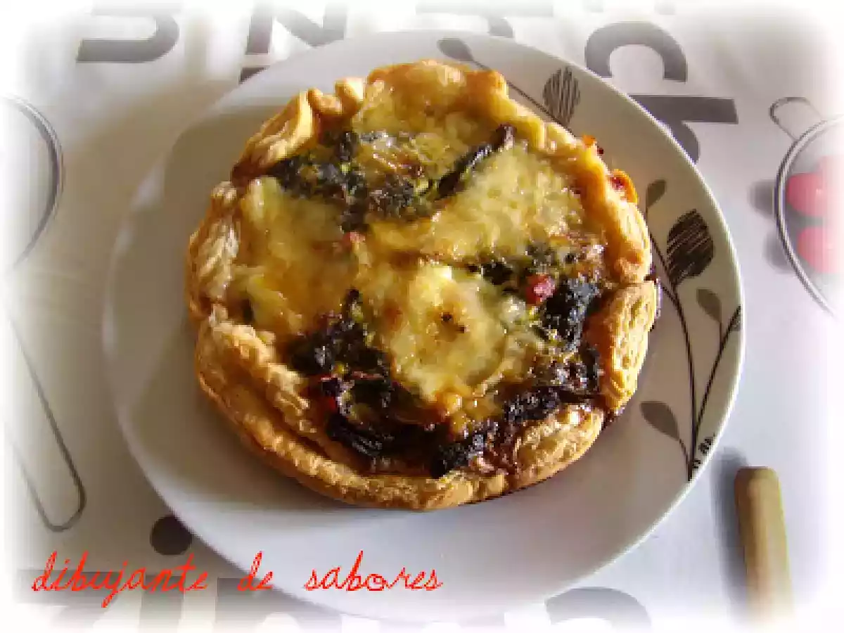 Quiché de espinacas con jamón cocido, queso tomme de savoie y crujiente ibérico