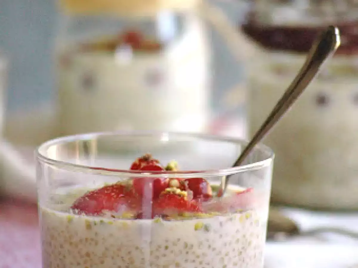 Quinoa con leche, frutos rojos y pistachos - foto 2