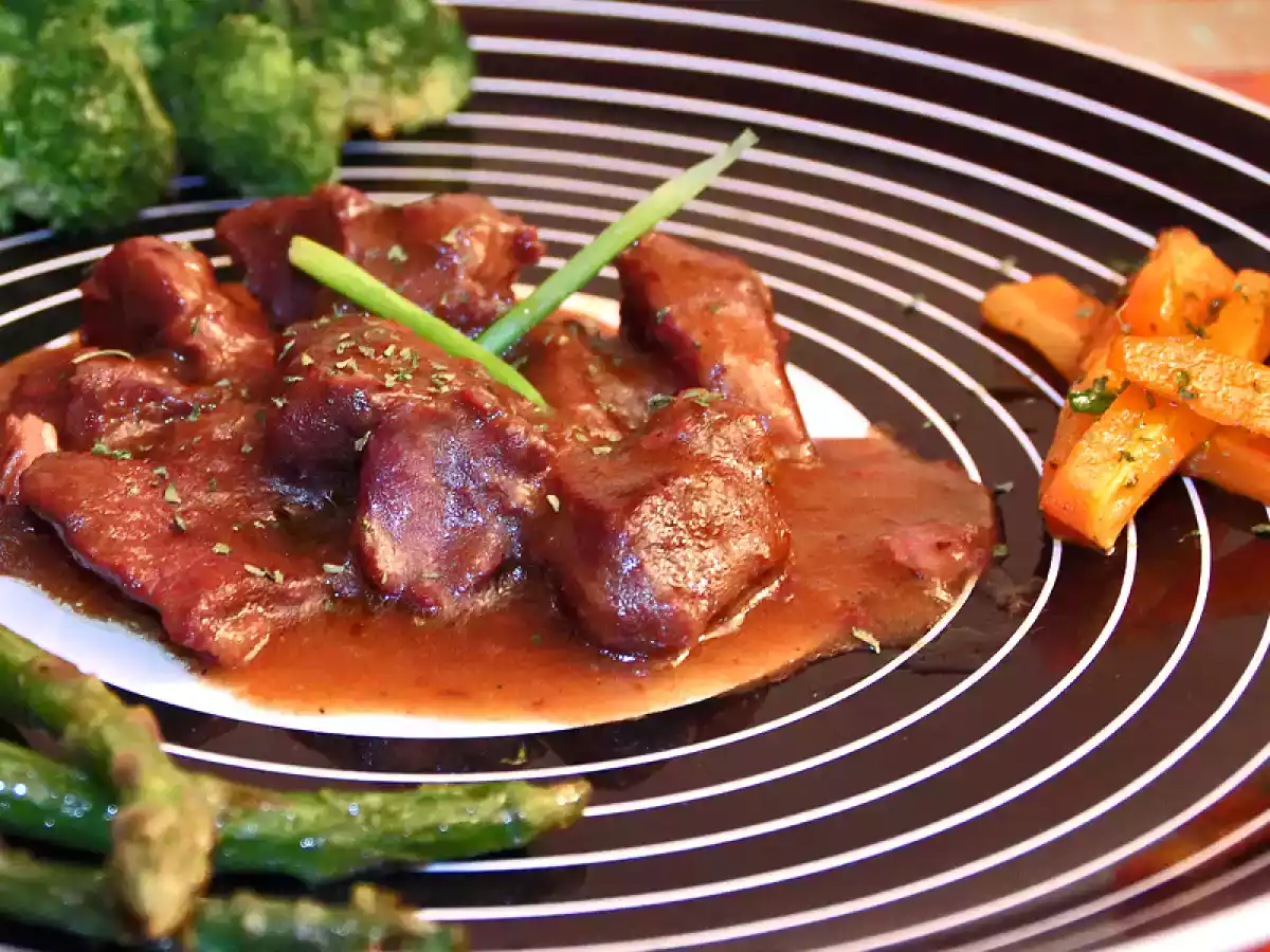 Ragout de jabalí estofado