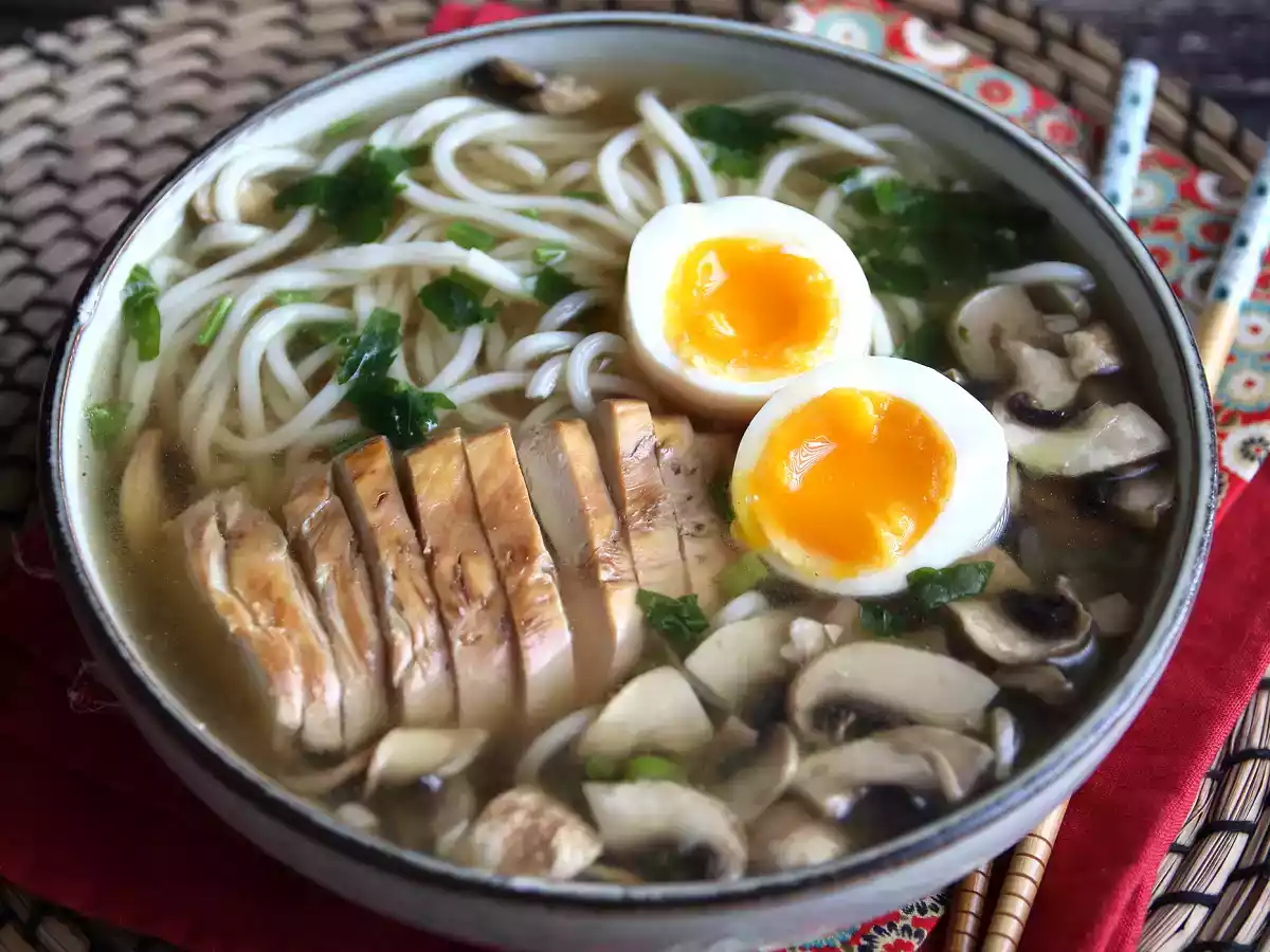 Ramen de pollo ¡La versión fácil de esta emblemática sopa asiática! - foto 2