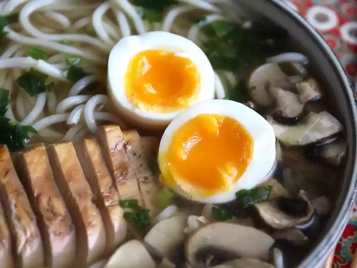 Ramen de pollo ¡La versión fácil de esta emblemática sopa asiática! - foto 3